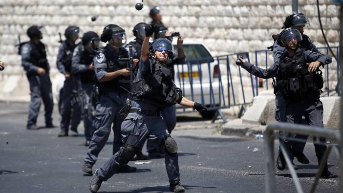 İsrail polisi, Gazze'deki esirler için Netanyahu’nun konutuna yürüyen İsrailli göstericilere müdahale etti