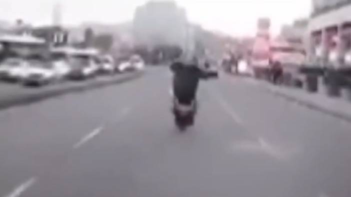 Kağıthane'de trafiği tehlikeye düşüren sürücüye para cezası