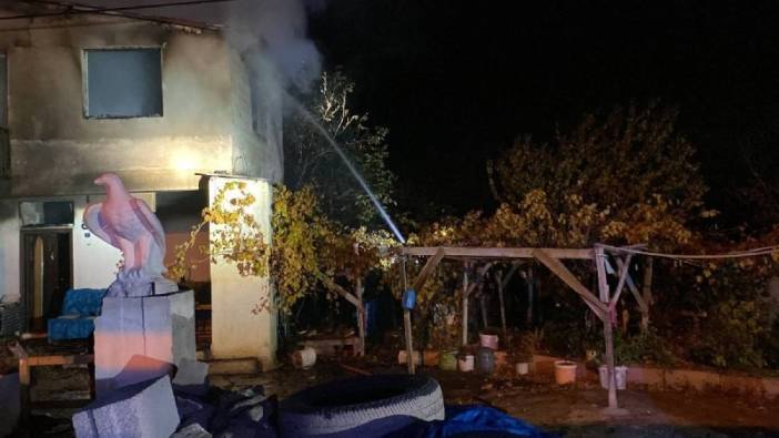 2 katlı müstakil ev yangında kül oldu