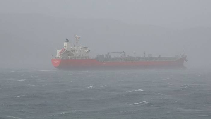 Çanakkale Boğazı gemi geçişlerine kapatıldı