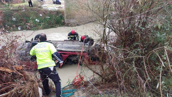 Manisa’da köprüden düşen hafif ticari araçtaki 3 kişi yaşamını yitirdi