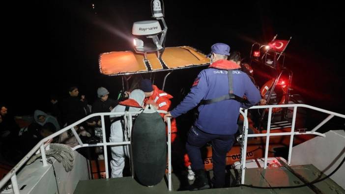 Ayvalık’ta 29 düzensiz göçmen kurtarıldı