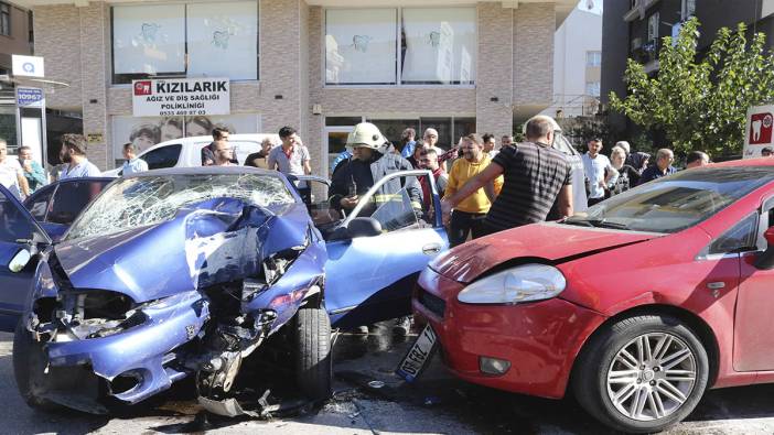 Sınav dönüşü kazada sürücü sıkıştı