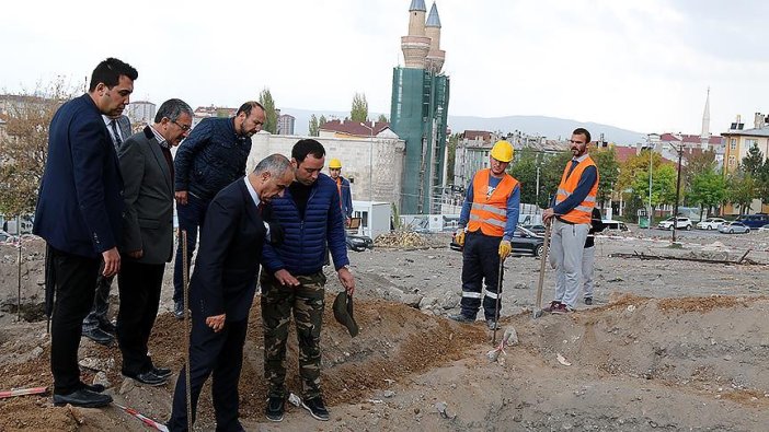 Tarihi kale açık hava platosuna dönüştürülüyor