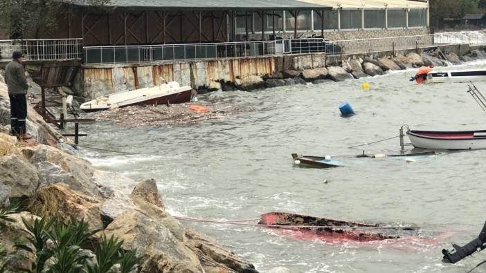 Bursa'da yaşanan fırtına sonrası tekneler alabora oldu