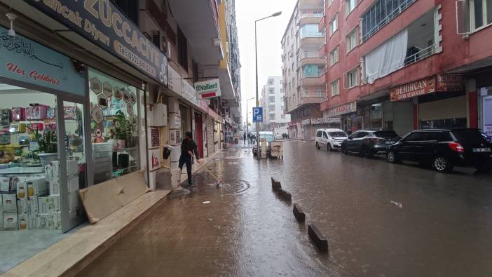 Diyarbakır’da fırtına ve sağanak etkili oldu