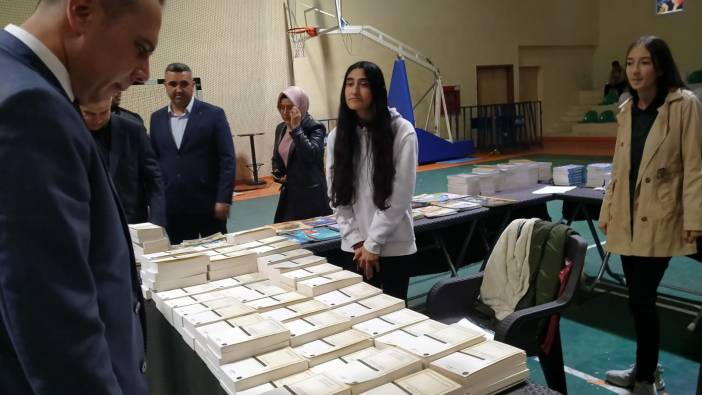 Erzin'de kitap fuarı açıldı