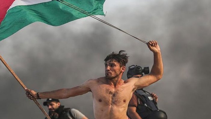 İsrail sembol fotoğraftaki genci hedef aldı