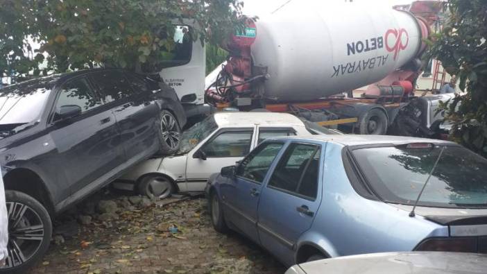 Beton mikseri yoku aşağı kaydı '7 araca zarar verdi'