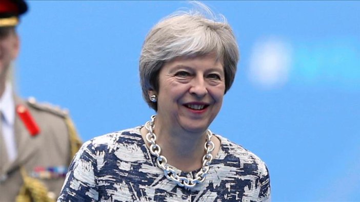 İngiltere Başbakanı May için 'güvensizlik oylaması' talep edildi