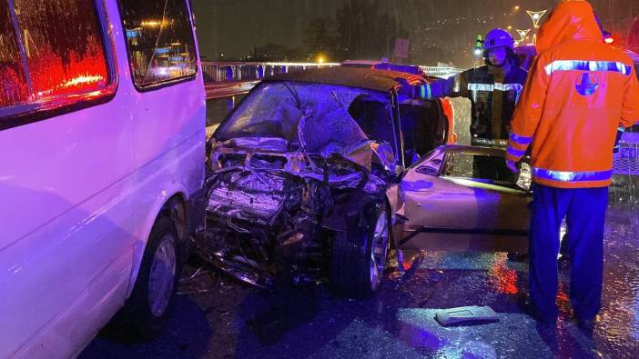 5 araç zincirleme trafik kazasına karıştı