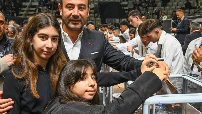 Rıza Akpolat Beşiktaş'ın başkanlık seçimlerinde oyunu kullandı