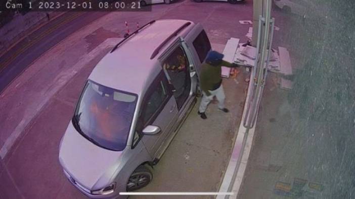 Başakşehir'de park halindeki minibüste hırsızlık