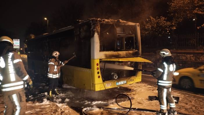 Üsküdar'da İETT otobüsü yandı