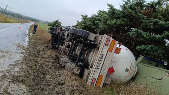 Silivri'de tanker devrildi