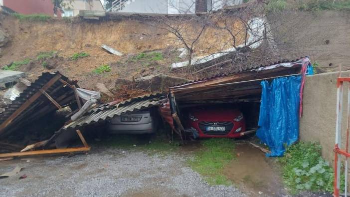 Sarıyer’de istinat duvarı çöktü 4 araç ezildi 1 bina boşaltıldı