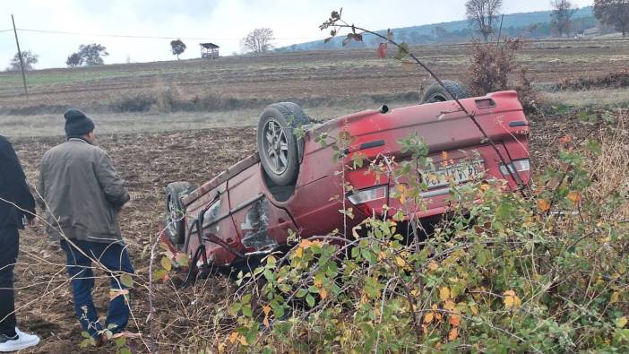 Samsun'da otomobil tarlaya uçtu