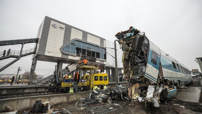 "Tren kazasıyla ilgili incelemeler sürüyor"