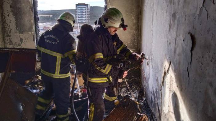 Kastamonu’da 10 katlı apartmanda yangın çıktı