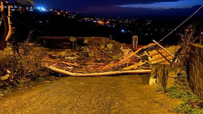 Zonguldak'ta fırtına çatılar uçurdu