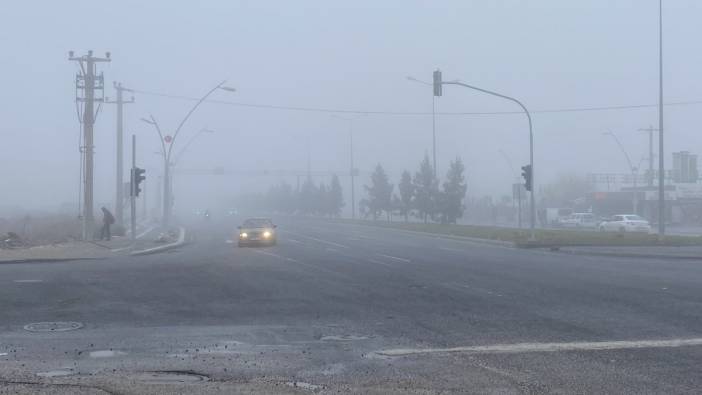 Diyarbakır’da sis görüş mesafesini 10 metreye kadar düşürdü