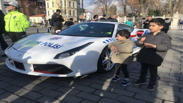 Suç örgütlerinden elde edilen lüks araçlar İstanbul’da sergileniyor