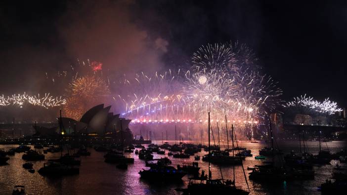 Sidney'de coşkulu yeni yıl kutlamaları