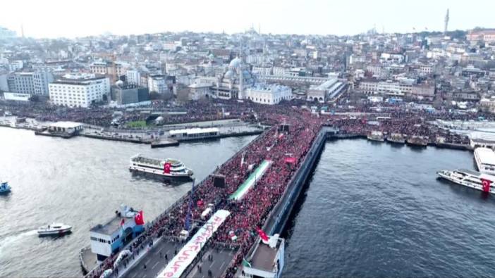 Galata Köprüsü’nde binlerce kişi buluştu ‘Eller şehitler için semaya açıldı'
