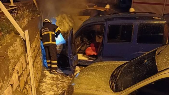 Mardin’de araç alev alev yandı