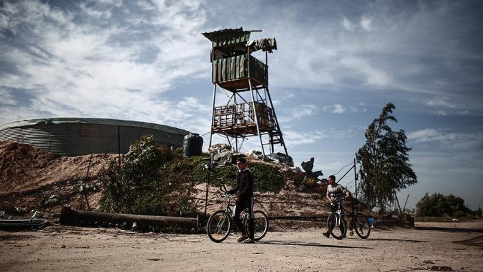 İsrail Gazze'de iki gözetleme kulesini vurdu