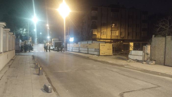 Üsküdar'da istinat duvarının çökmesi sonucu 1 bina boşaltıldı