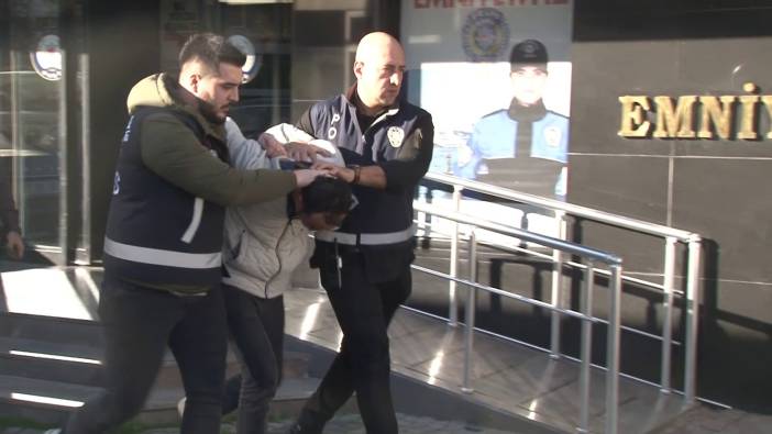 Kadıköy’de servis minibüsünü kaçıran zanlı adliyeye sevk edildi