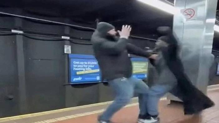 Metrodaki kavga kötü bitti