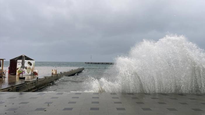 İzmir’de kuvvetli fırtına uyarısı