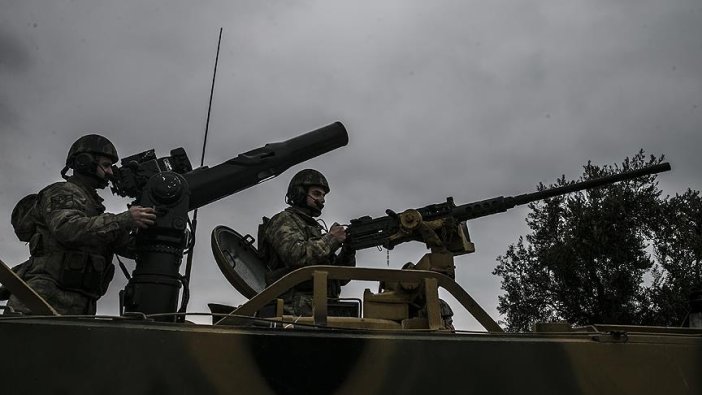 TSK'dan İdlip sınırında eğitim