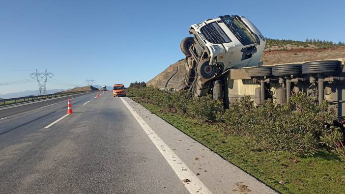 Gaziantep’te kimyasal yüklü TIR devrildi