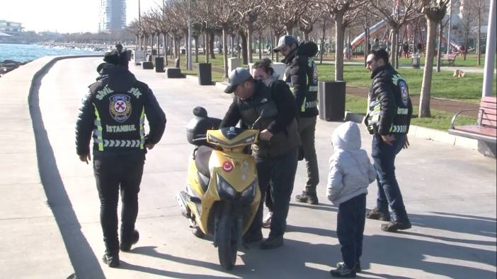 Yürüyüş yolunda motosiklet kullananlar ceza aldı