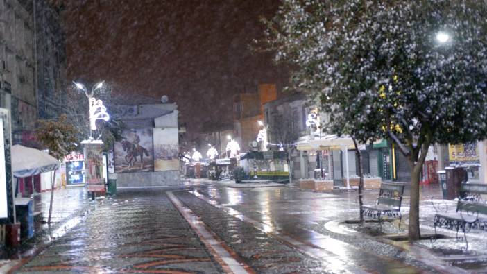 Edirne'de vatandaşların kar sevinci