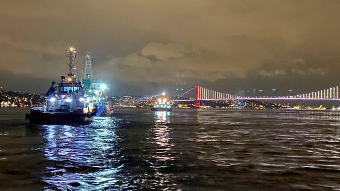 İstanbul Boğazı'nda arızalanan kargo gemisi Ahırkapı Demir Sahası'na çekildi
