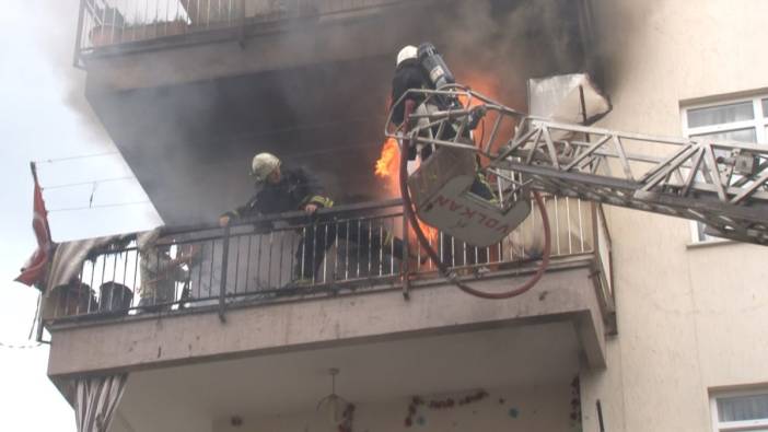 Antalya'da evin balkonunda yangın çıktı