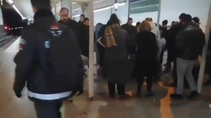 Metro istasyonunda bıçaklı kavga 1 Kişi öldü 1 kişi yaralı