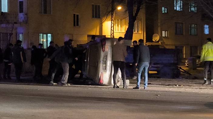 Aydınlatma direğine çarpıp takla atan otomobil sürücüsü yaralandı