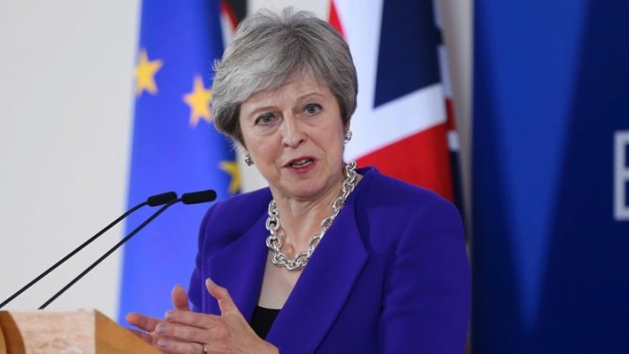 Brexit yine ertelendi