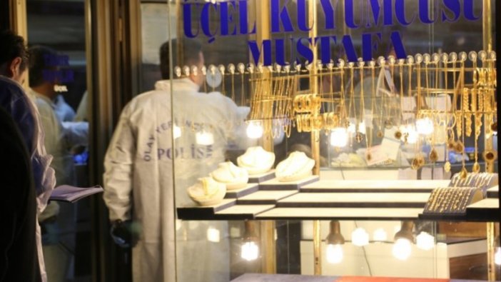 Hırsızlar, kuyumcu ve çırağını öldürdü