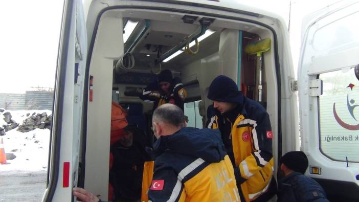 Kars'ta mahsur kalan 4 kişi kurtarıldı