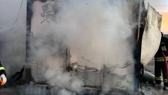 Tekirdağ'da işçilerin kaldığı konteyner ev alev alev yandı