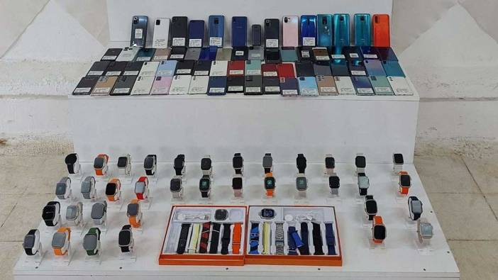 Gaziantep'te  onlarca kaçak elektronik eşya yakalandı