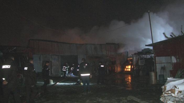 Sanayi sitesinde korkutan yangın' İşyeri alevlere teslim oldu'