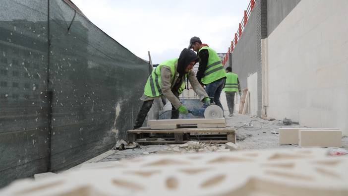 Mardin Polisevi duvarının cephe iyileştirmesi yapılıyor