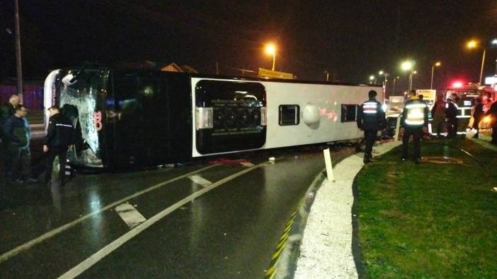 Balıkesir'de yolcu otobüsü devrildi '1 ölü 20 yaralı